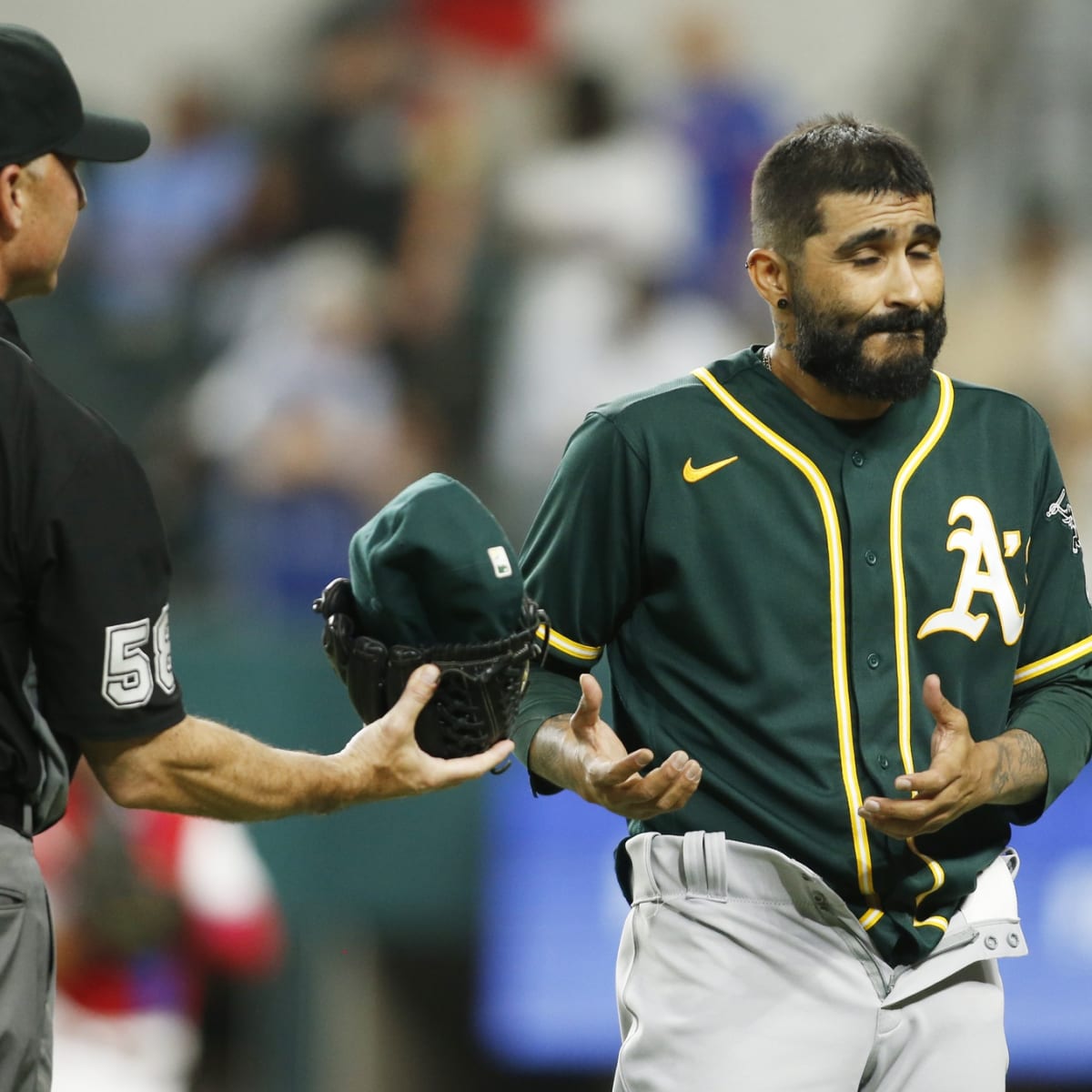 Sergio Romo pulls down pants during sticky stuff inspection (video