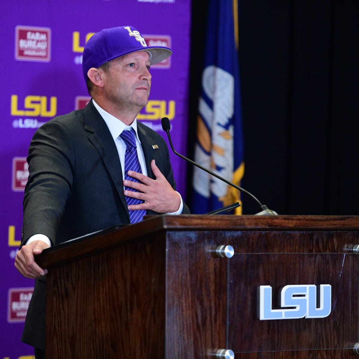 Jay Johnson praises support within LSU's baseball program, admin