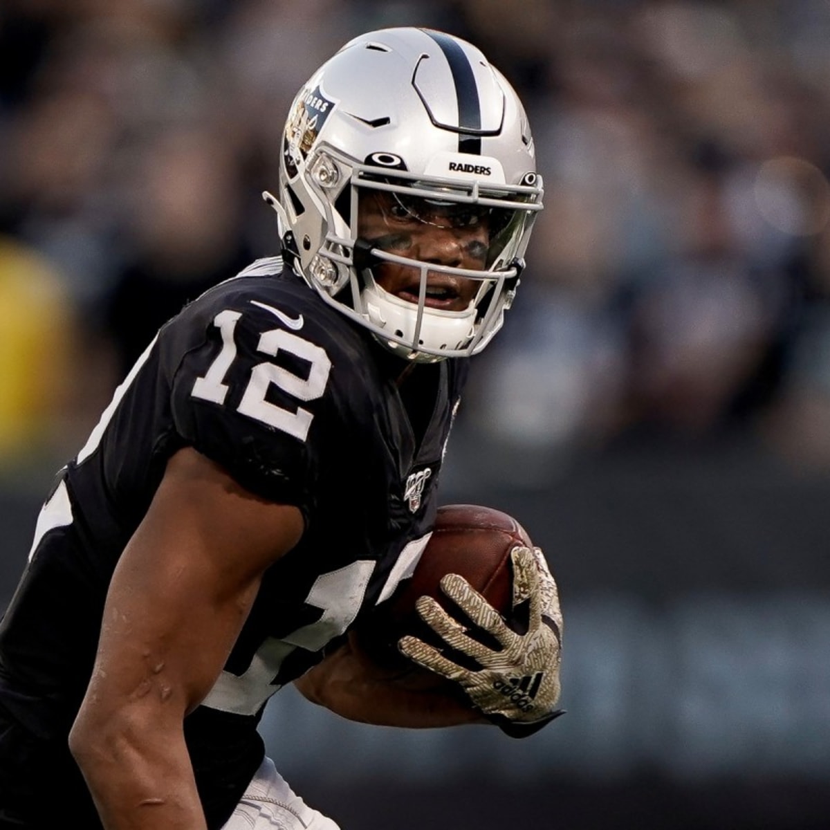 Zay Jones of the Las Vegas Raiders can't make the catch as Bobby