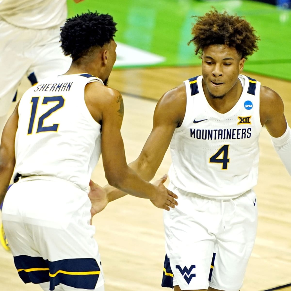 Freshman Isaiah Cottrell brings a unique big-man game to West Virginia -  Dominion Post