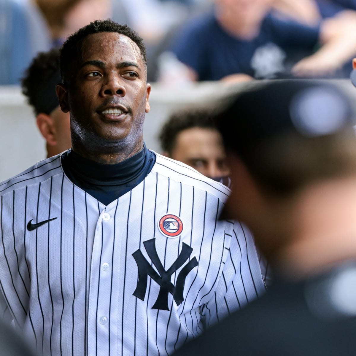 Aroldis Chapman, Yankees' New Fireballer, Is Kindling Fans' Excitement -  The New York Times
