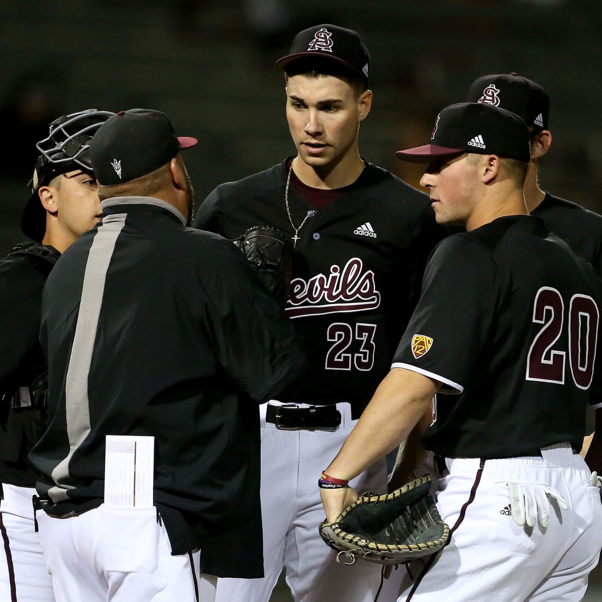 Jason Kelly: Washington baseball hires LSU pitching coach, report says