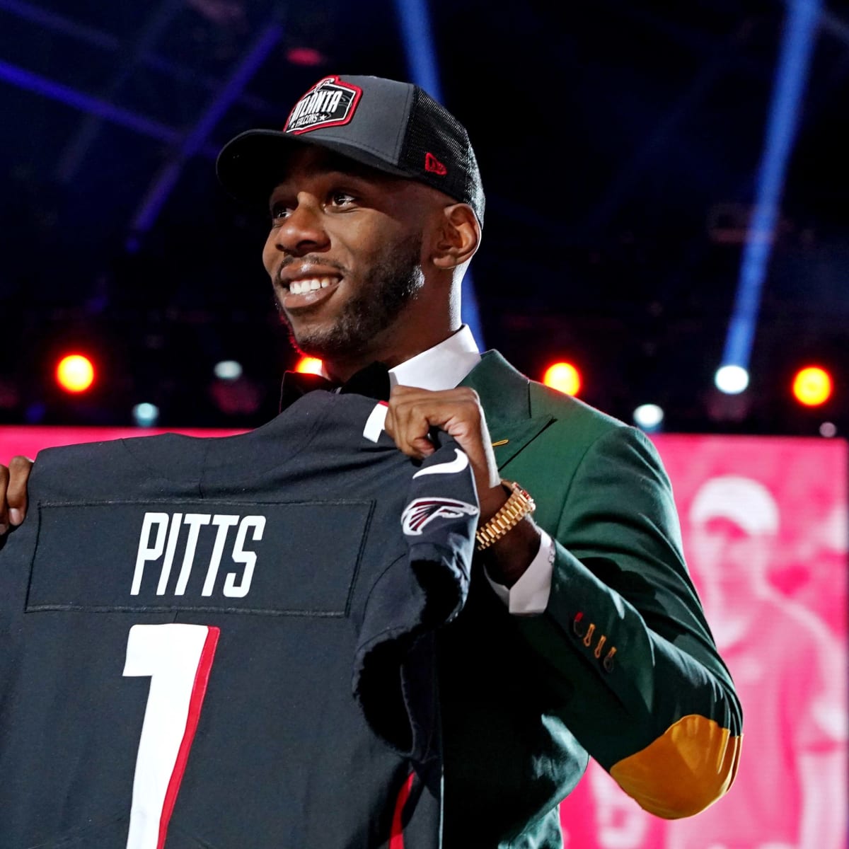 Kyle Pitts to Atlanta Falcons with No. 4 overall pick in NFL draft,  highest-selected TE in history - ESPN