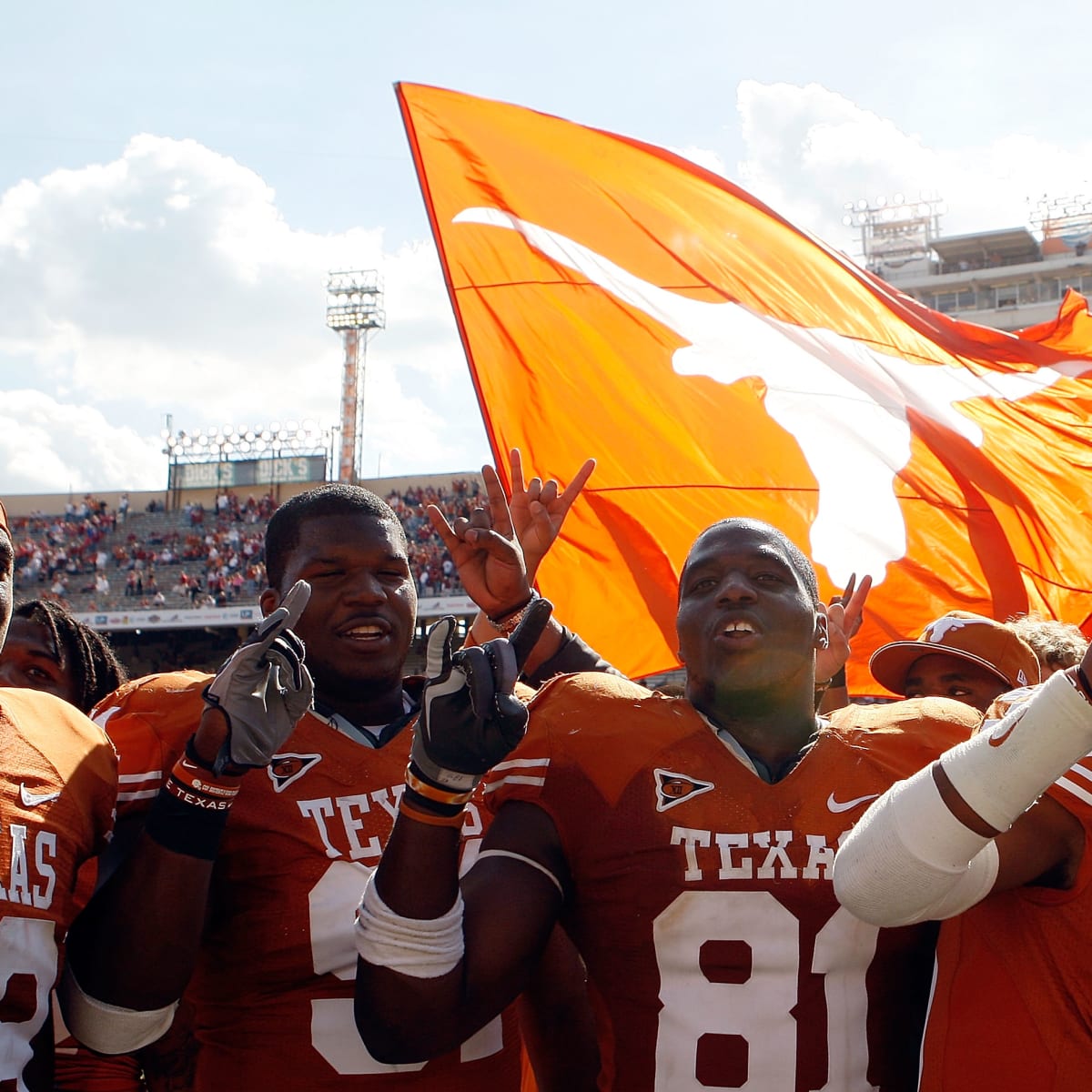 Texas Longhorns News: Former Longhorn Sam Acho Inks Multi-Year Deal With  ESPN - Sports Illustrated Texas Longhorns News, Analysis and More