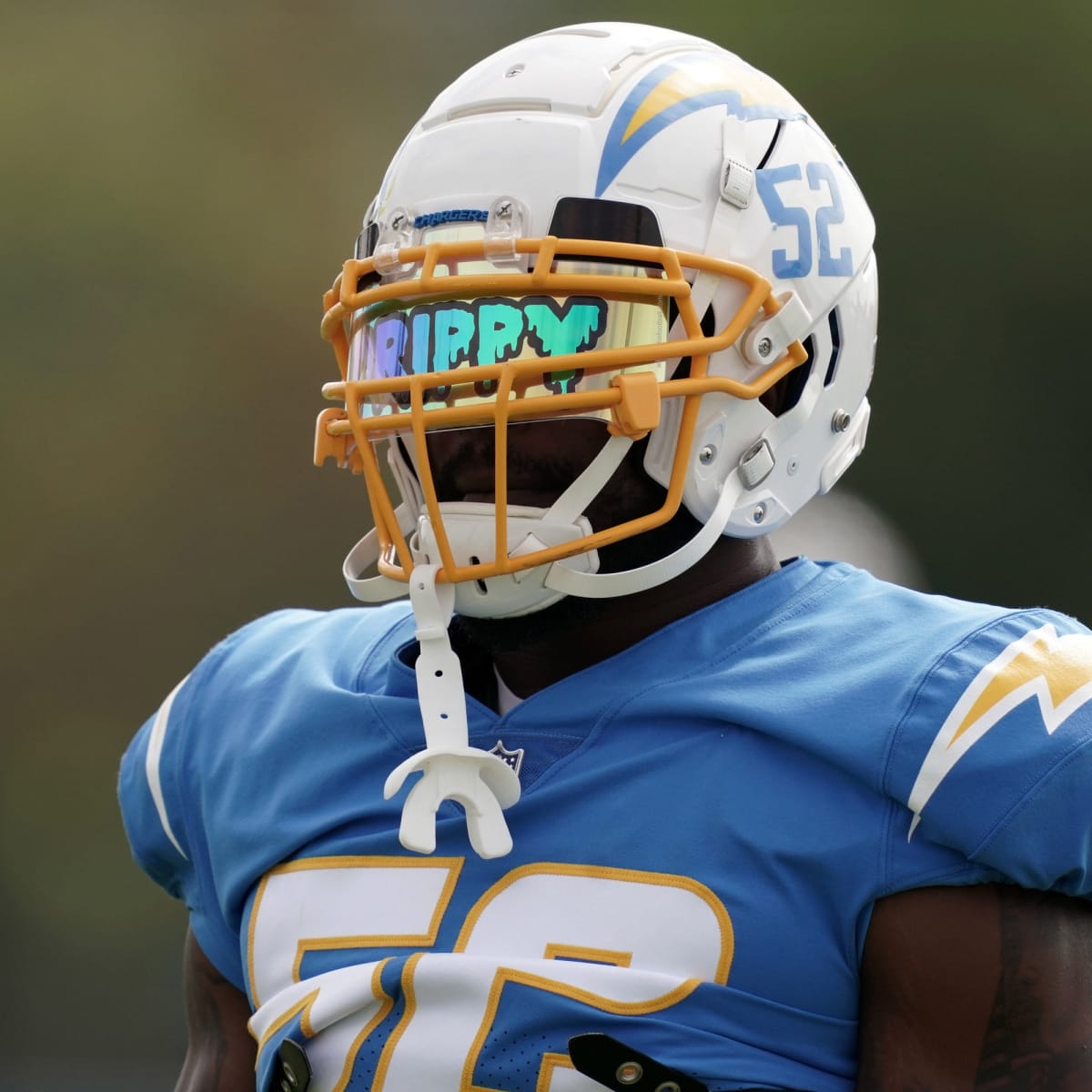 Chargers keep Denzel Perryman on 2-year contract