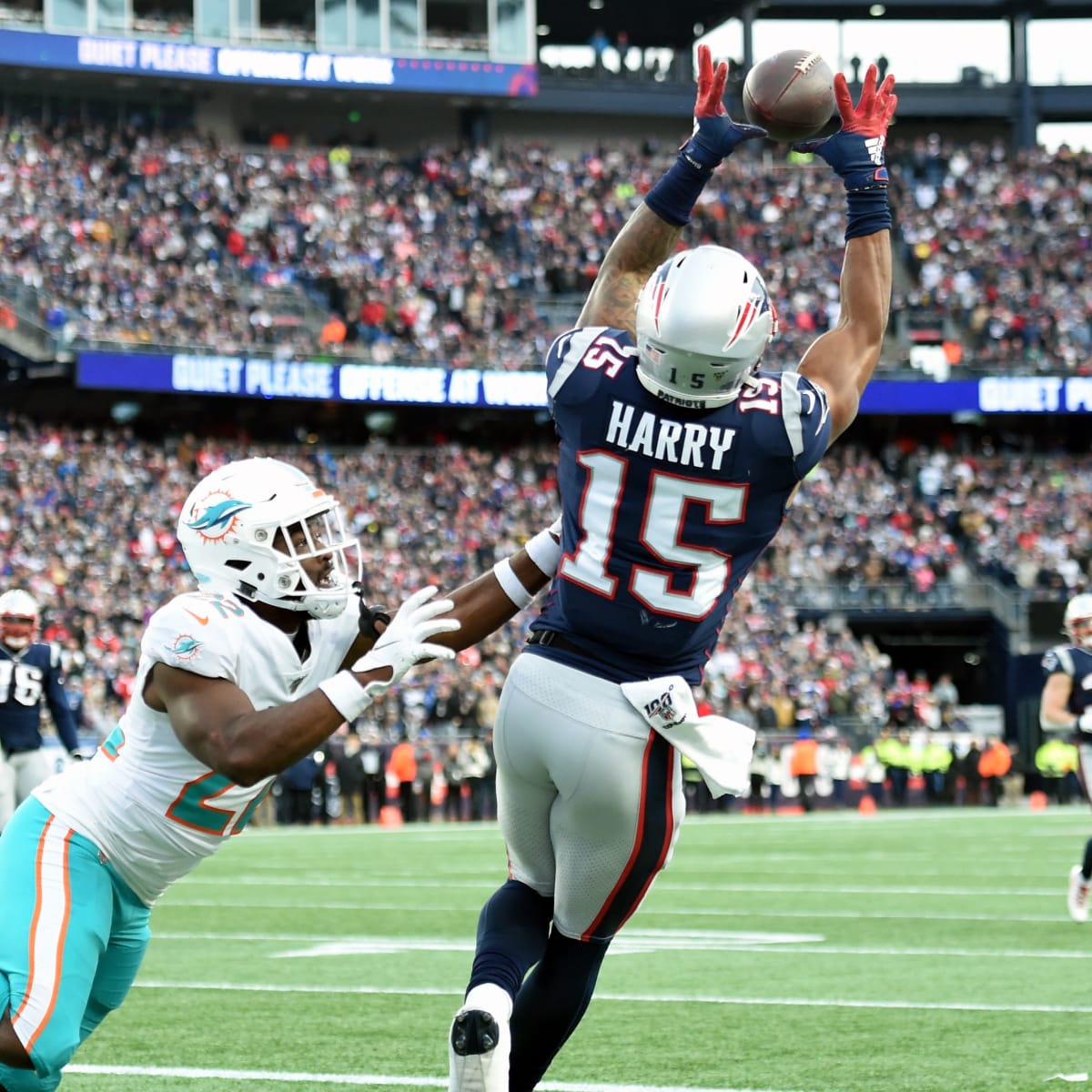 New England Patriots trade Canadian receiver N'Keal Harry to