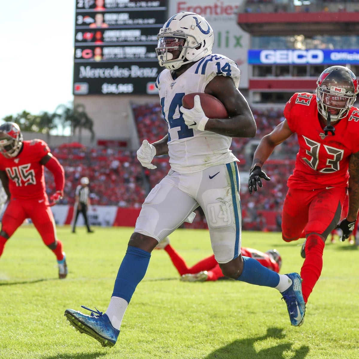 Indianapolis Colts wide receiver Zach Pascal runs a drill during practice  at the NFL team's football training camp in Westfield, Ind., Thursday, July  29, 2021. (AP Photo/Michael Conroy Stock Photo - Alamy