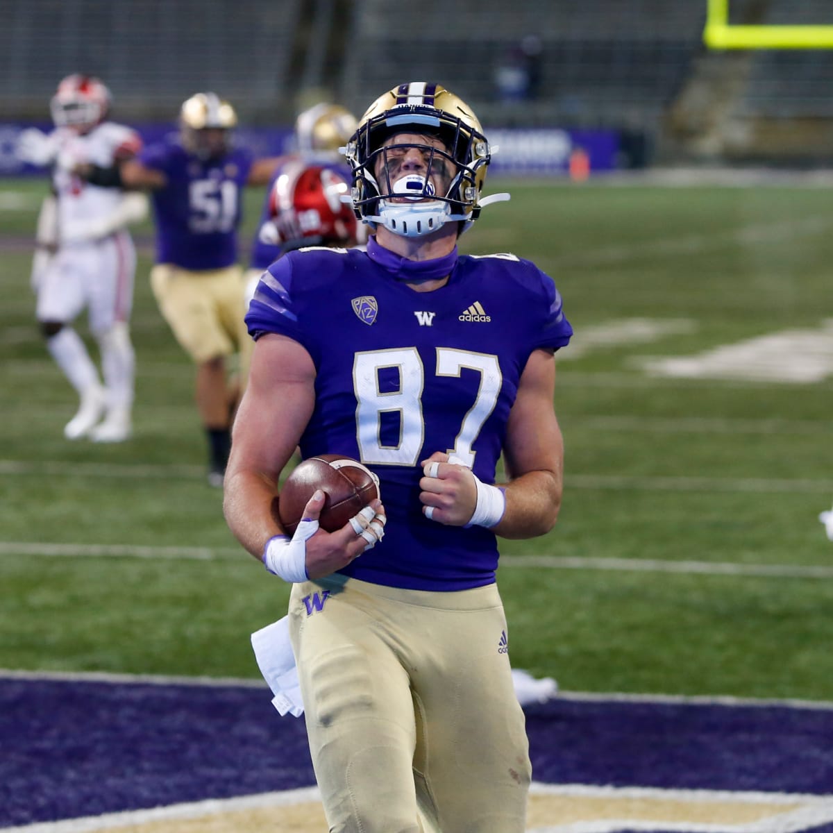 NFL Draft Profile: Cade Otton, Tight End, Washington Huskies - Visit NFL  Draft on Sports Illustrated, the latest news coverage, with rankings for  NFL Draft prospects, College Football, Dynasty and Devy Fantasy