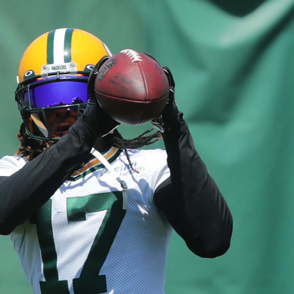 Packers Hand Out Davante Adams' Old No. 17 Jersey - Sports Illustrated  Green Bay Packers News, Analysis and More