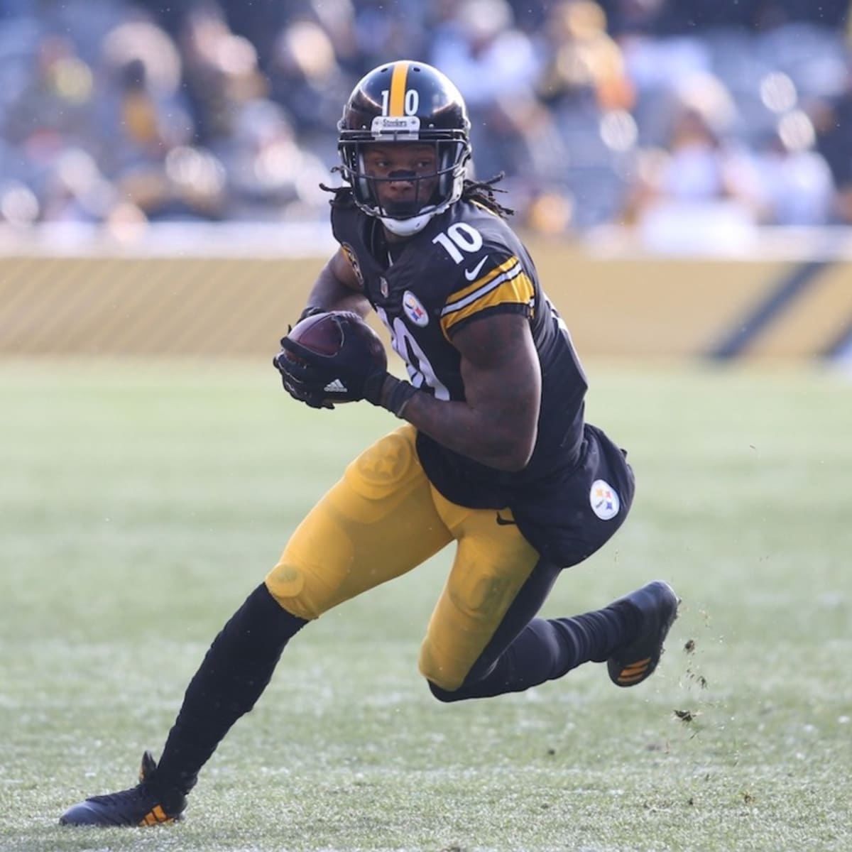 Former Raiders WR Martavis Bryant signs with Toronto Argonauts