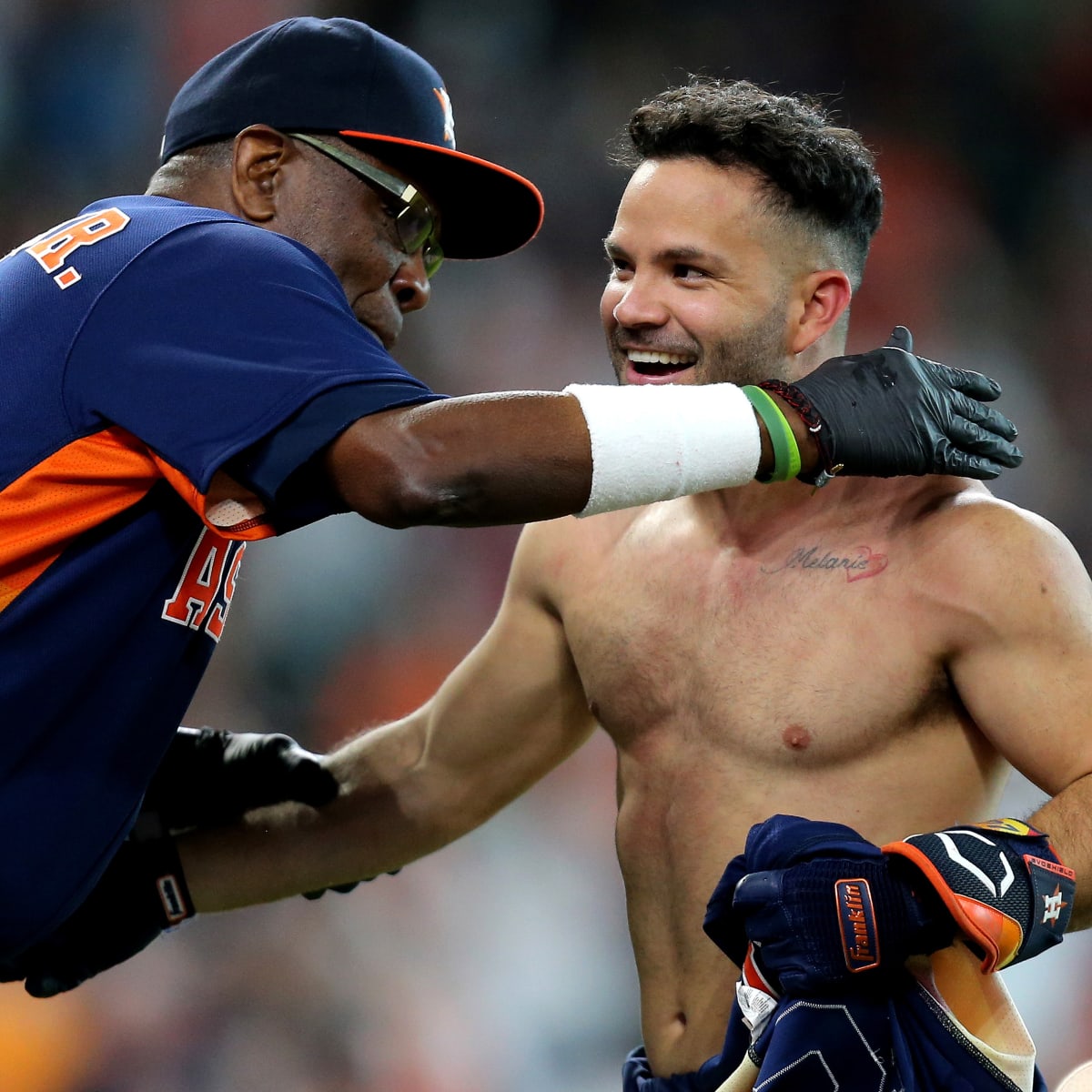 Astros-Yankees: Jose Altuve hits walk-off homer, takes shirt off