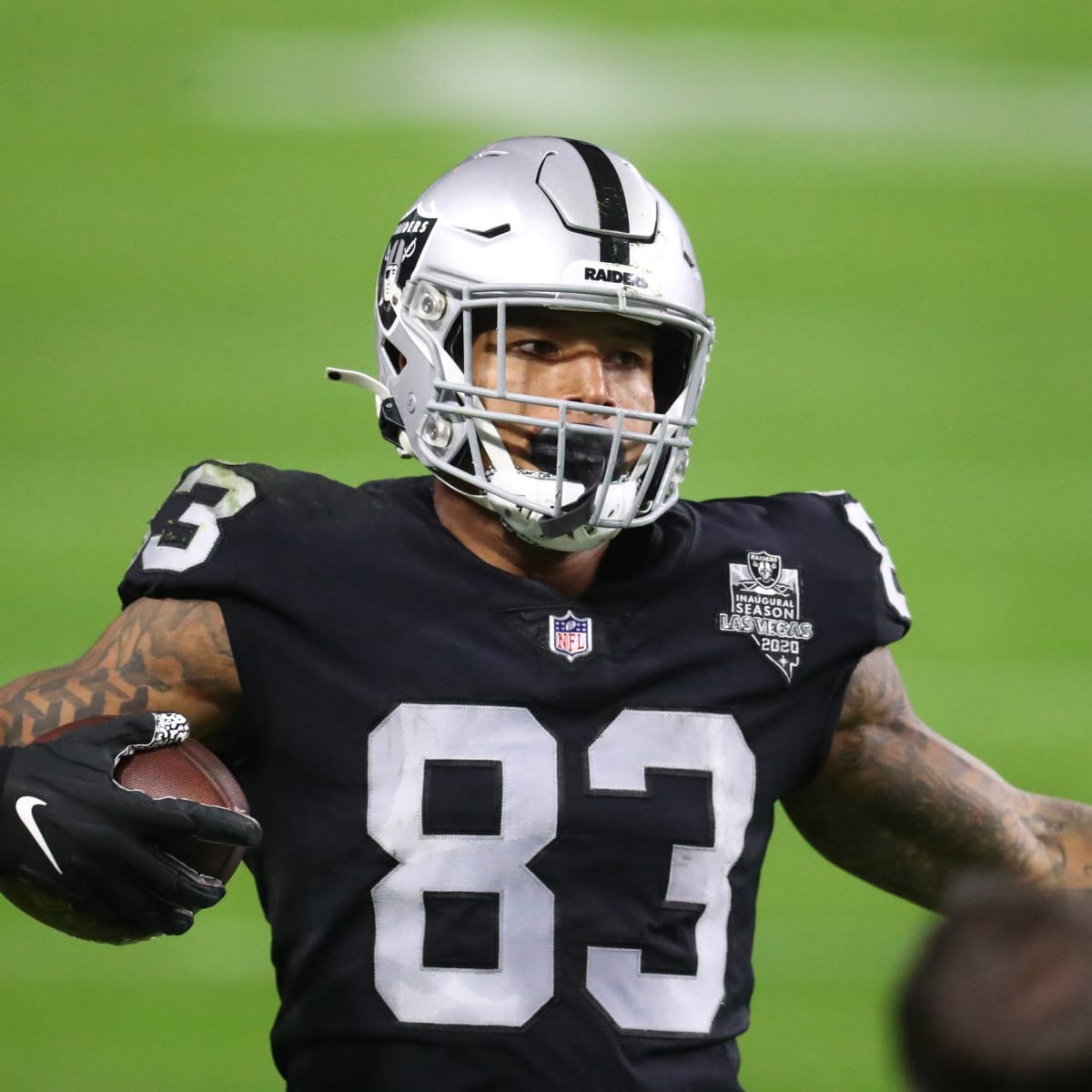 Darren Waller, Raiders giving back to Las Vegas community