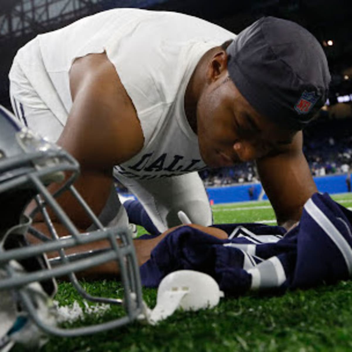 Cowboys Amari Cooper on resistance cords, status for Week 1 uncertain