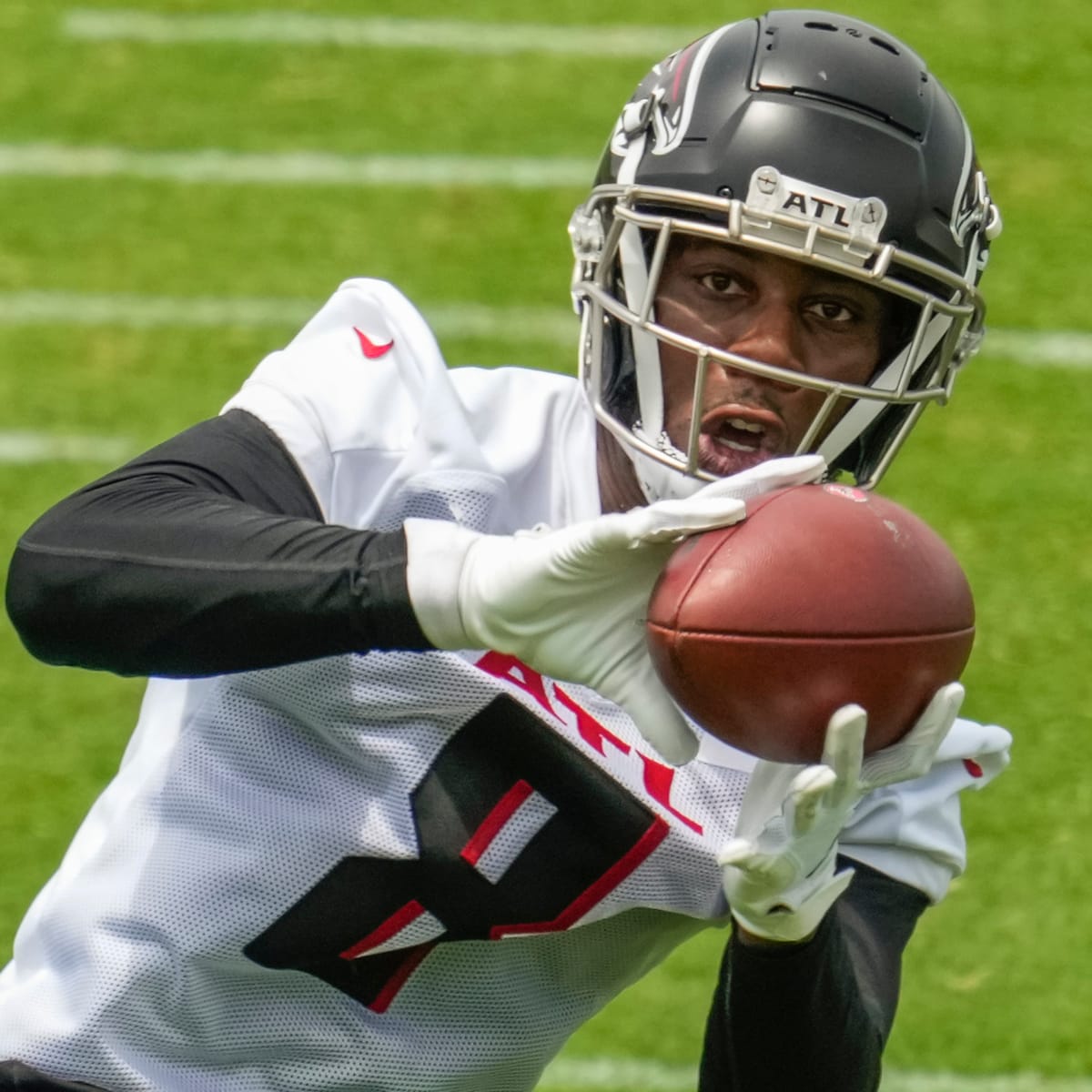 Falcons' Kyle Pitts breaks Tony Gonzalez' franchise record