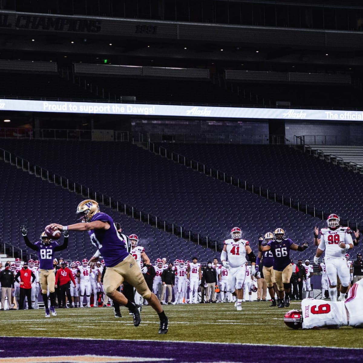 UW tight end Cade Otton taken by Tampa Bay Buccaneers in fourth