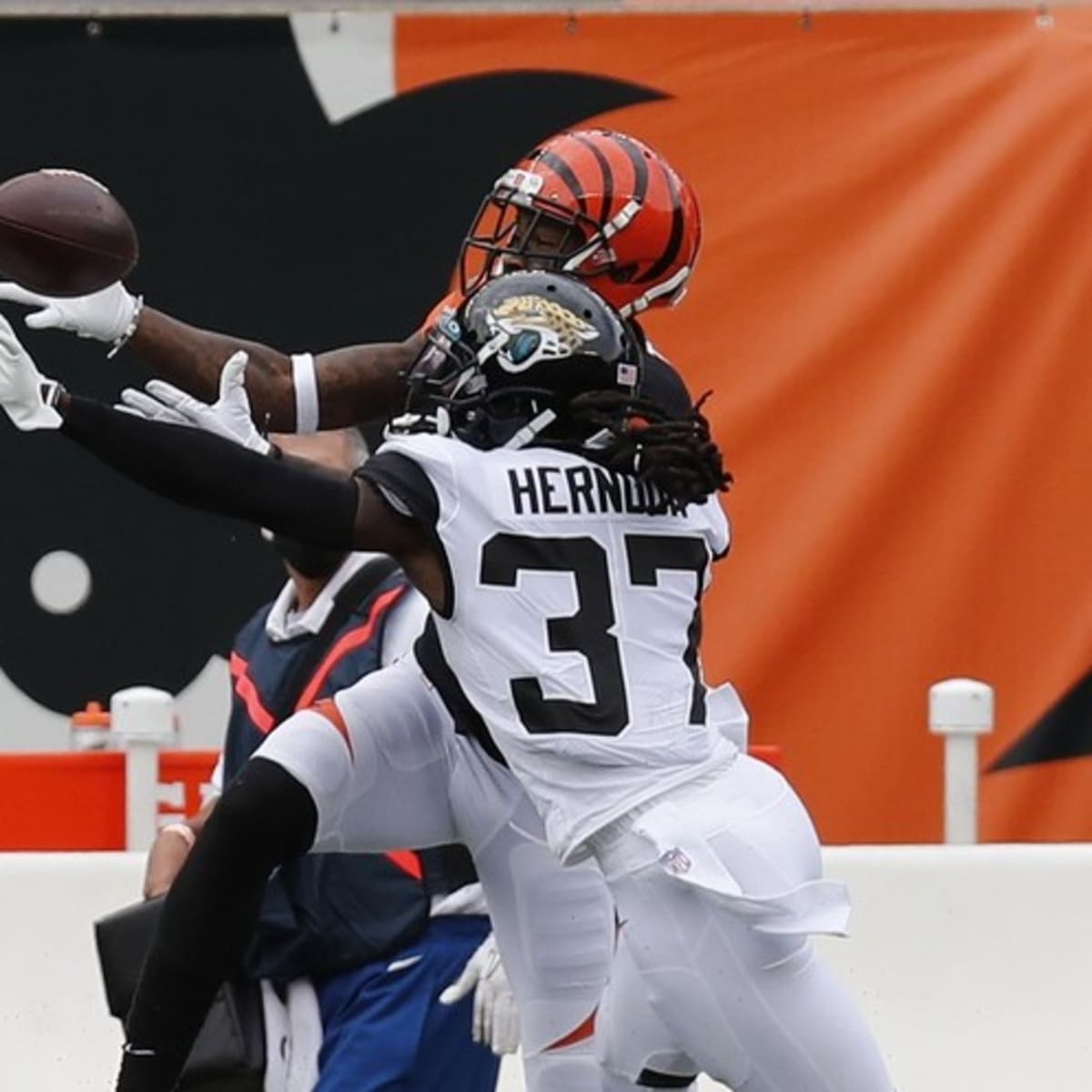 Jacksonville Jaguars cornerback Tre Herndon (37) lines up for a