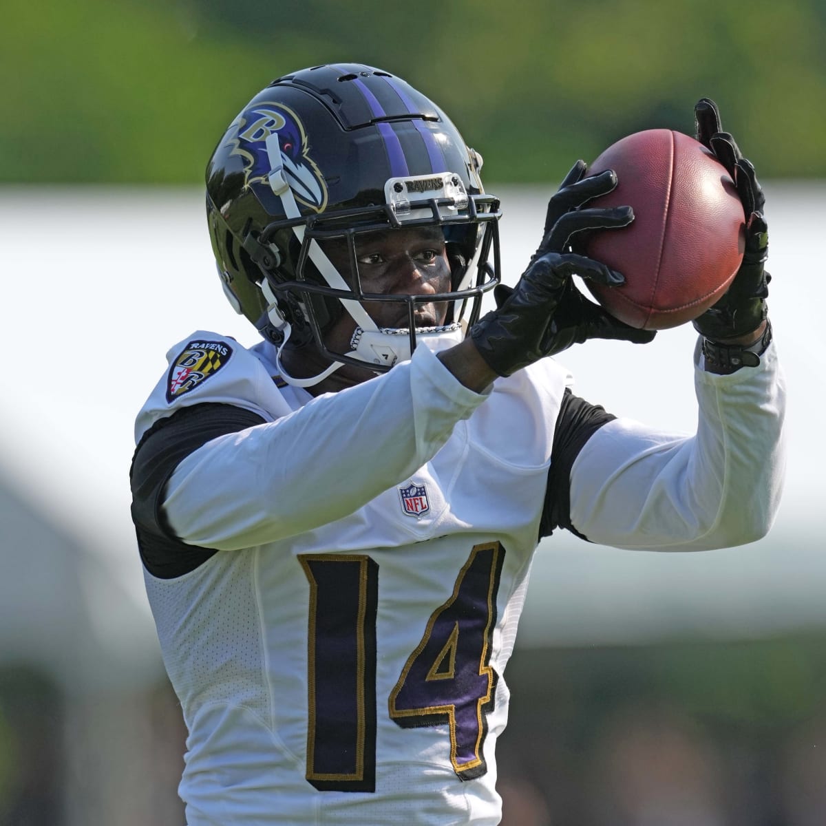 Baltimore Ravens' Sammy Watkins host youth football camp