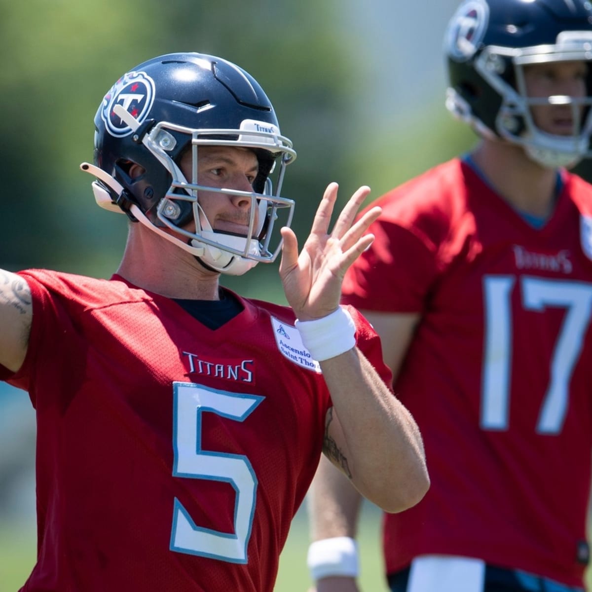 Titans, Ryan Tannehill working on offense in training camp - The San Diego  Union-Tribune