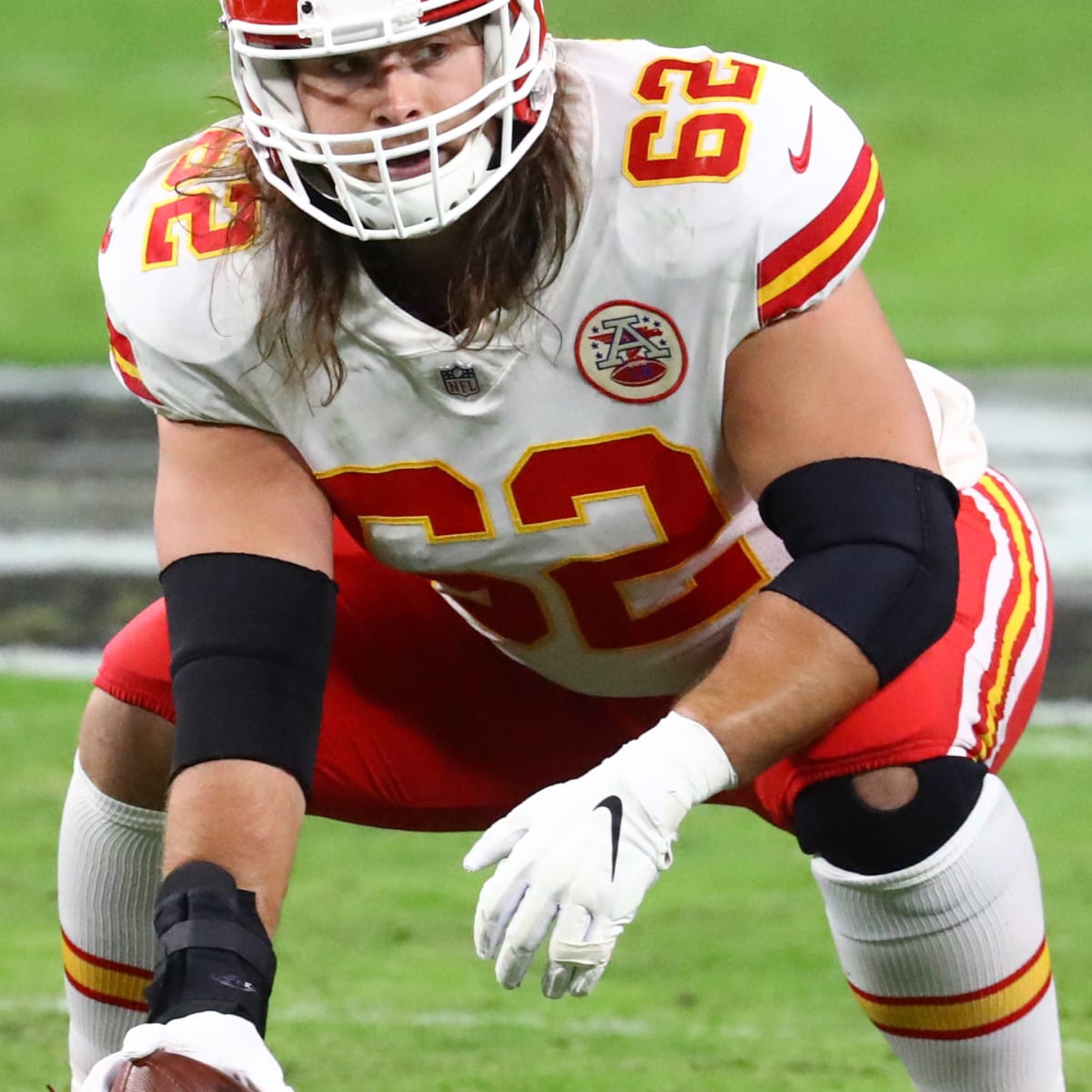 Chiefs Extend OL Austin Reiter