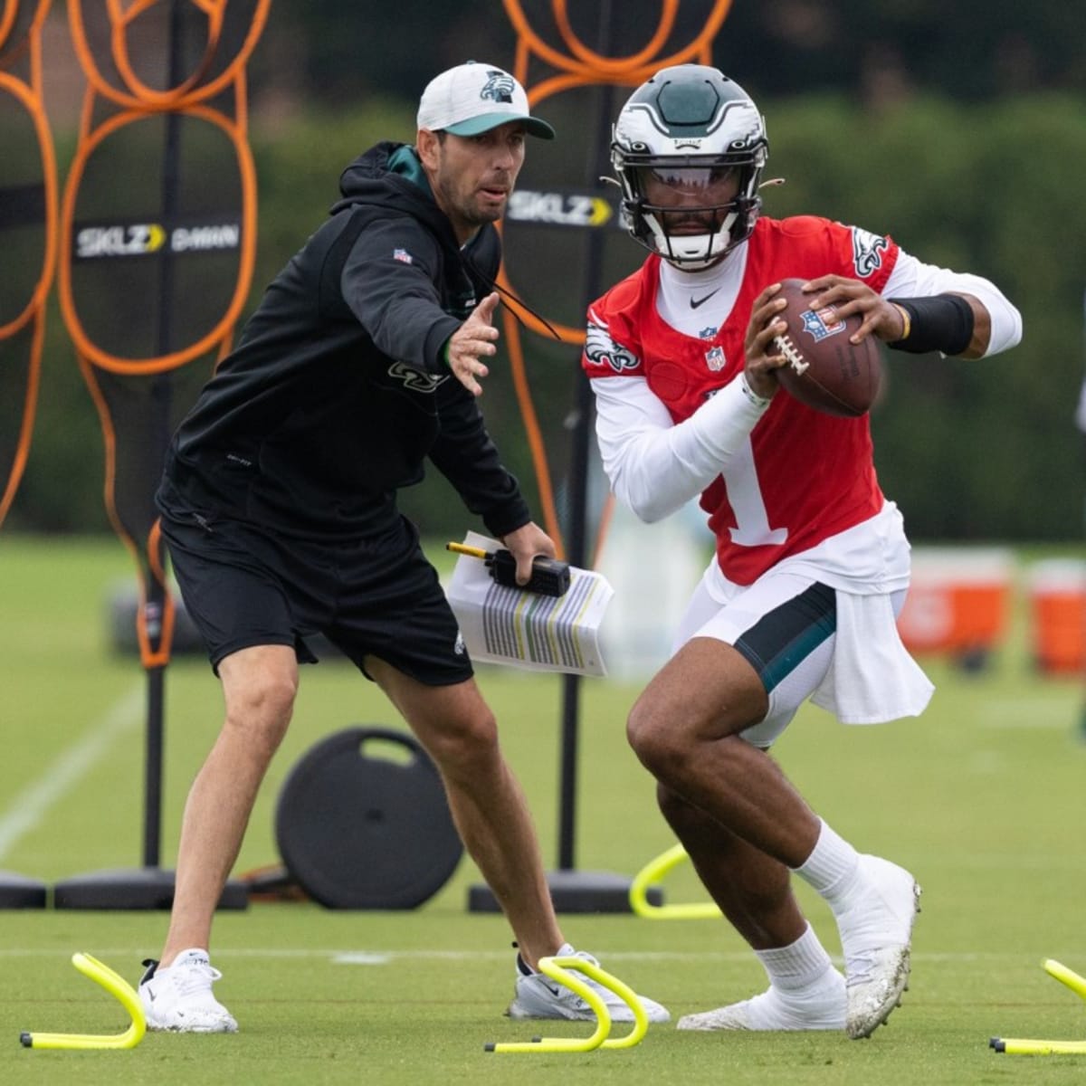 Jalen Hurts' critics silent after Eagles QB's impressive Week 1 start