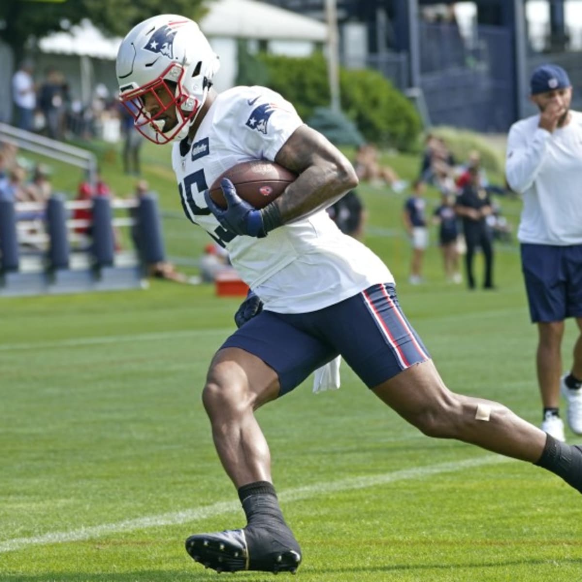 Patriots Notebook: Rookie RB J.J. Taylor impressed coaches this offseason