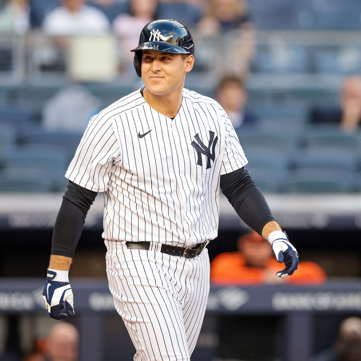 New York Yankees 1B Anthony Rizzo hits first home run at Yankee