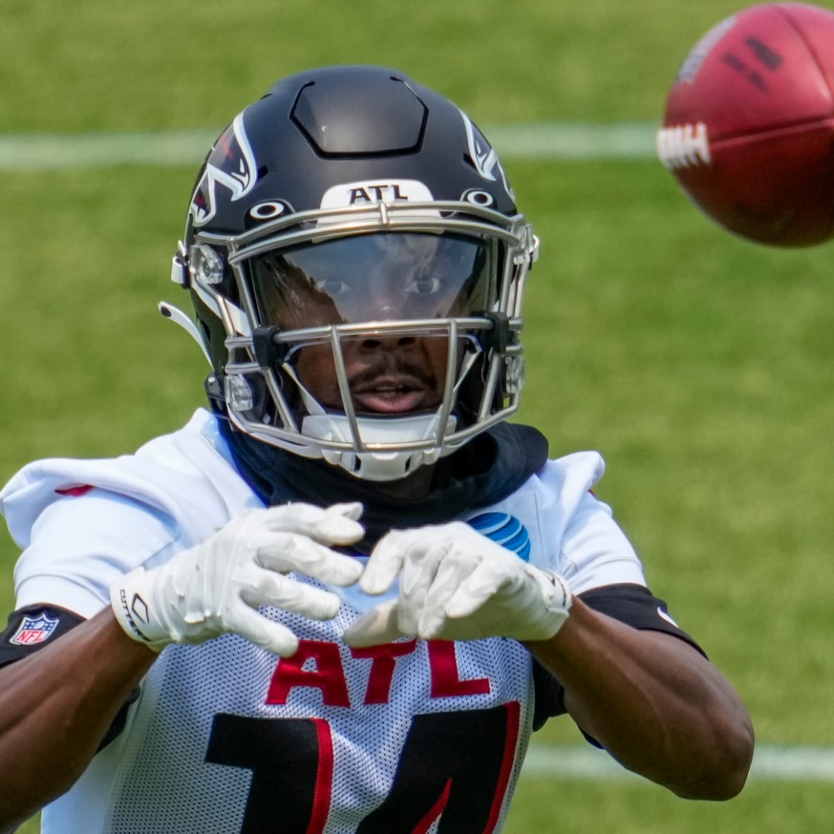 WATCH: Tensions Boiling Over on Atlanta Falcons Sideline After Desmond  Ridder's Struggles - Sports Illustrated Atlanta Falcons News, Analysis and  More