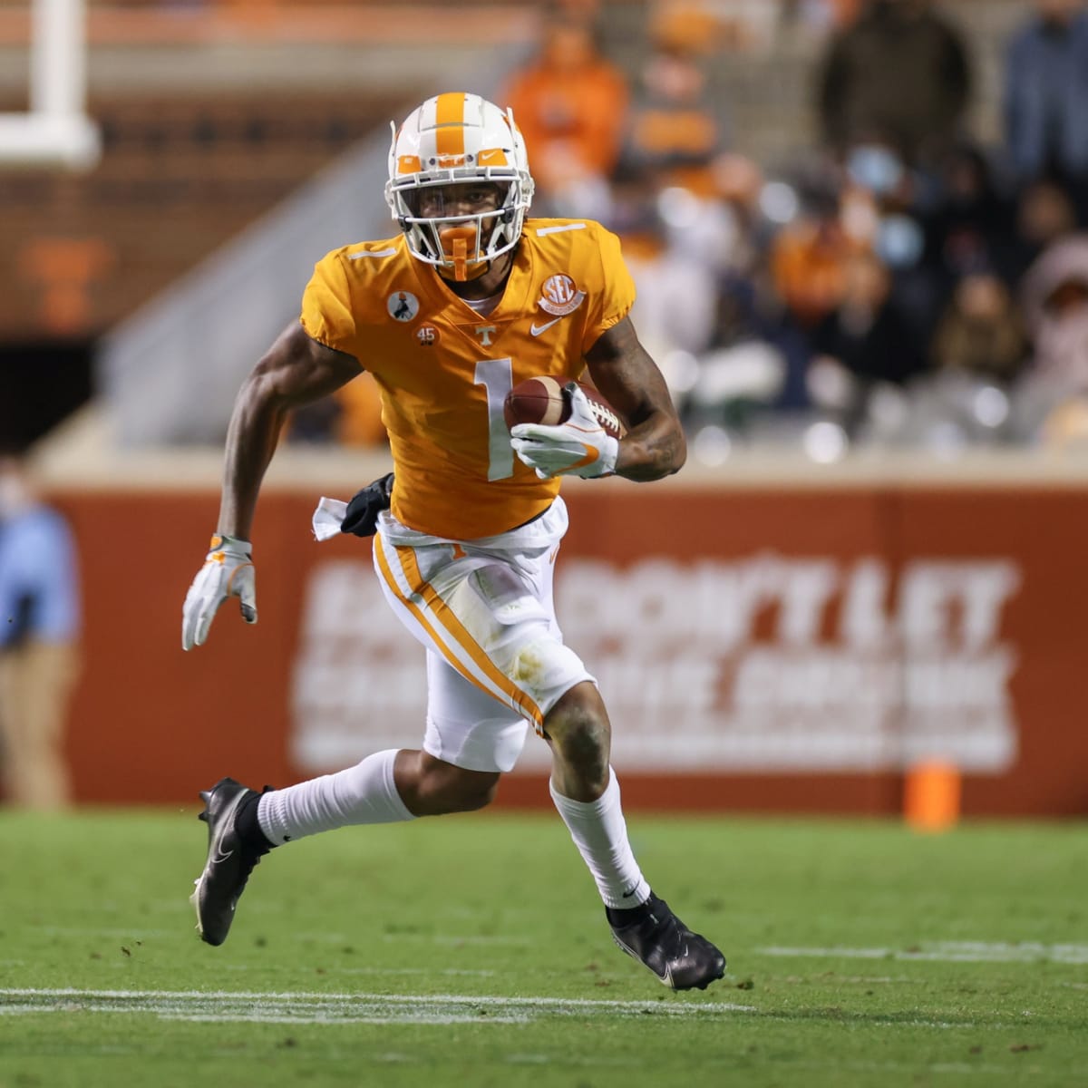 Velus Jones' 40-yard dash at NFL Scouting Combine ahead of NFL draft