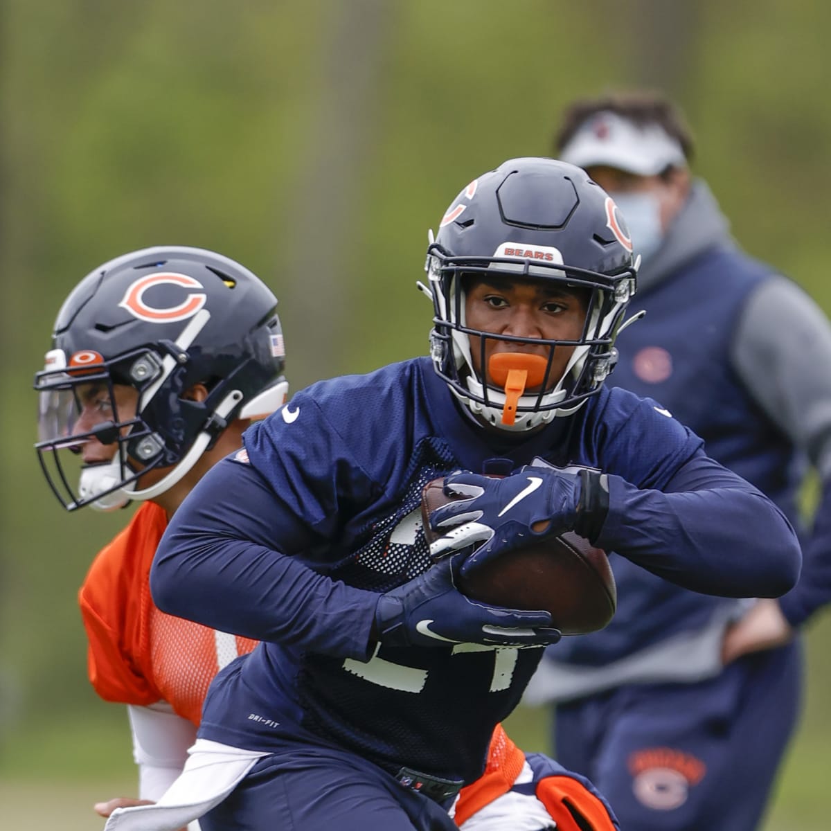 Chicago Bears camp observations: Khalil Herbert shakes it off - Sports  Illustrated Chicago Bears News, Analysis and More