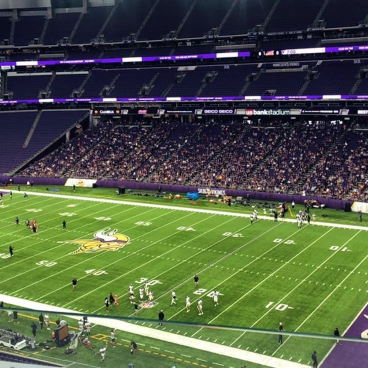 MINNEAPOLIS, MN - JANUARY 15: Minnesota Vikings running back Kene Nwangwu  (26) hypes up the crowd during the NFL game between the New York Giants and Minnesota  Vikings on January 15th, 2023