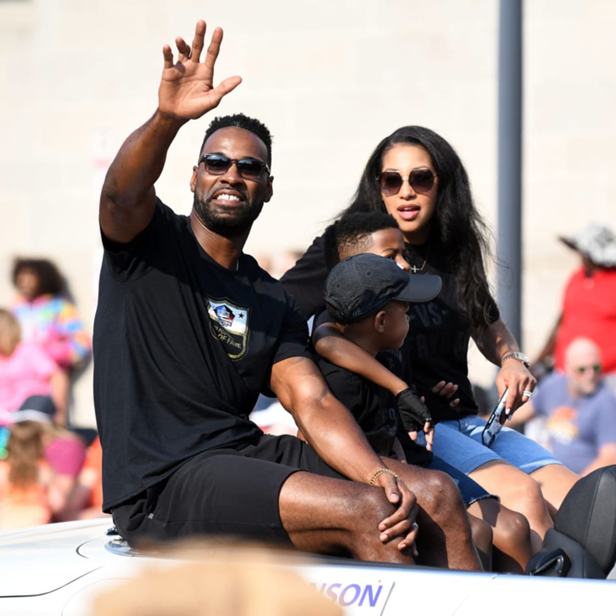 Calvin Johnson: Former All-Pro invited to Detroit Lions camp next month 