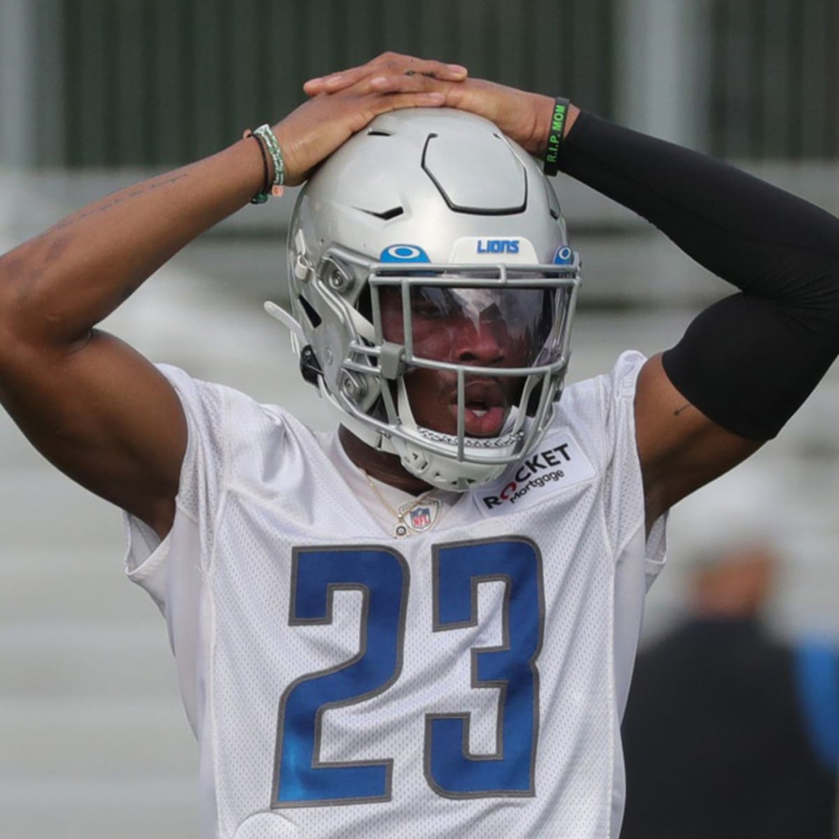 Photo: Lions Jeff Okudah Bats Football Away from Steelers George