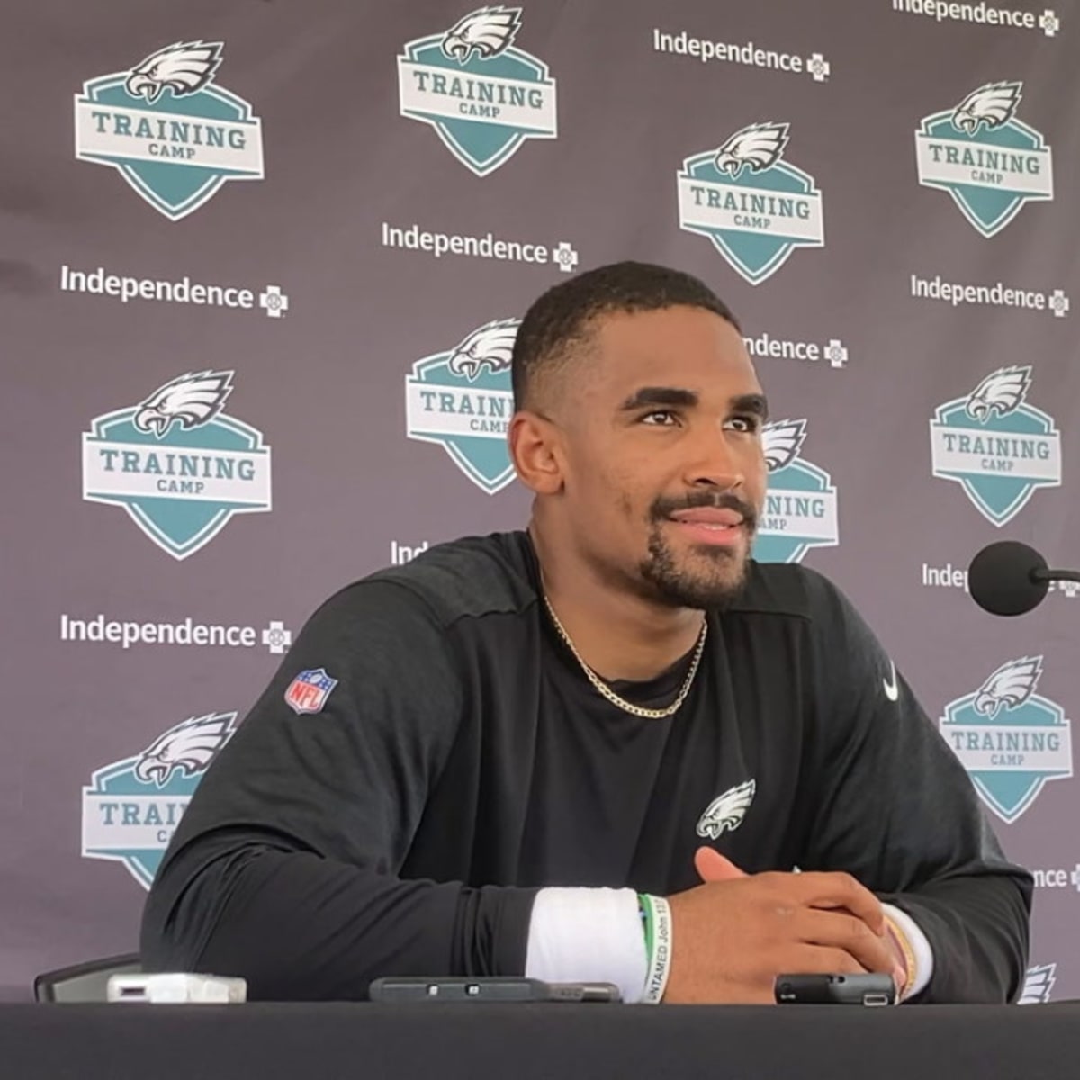 Jalen Hurts looks composed in Eagles' first preseason game, plus a glimpse  at Nick Sirianni's offense