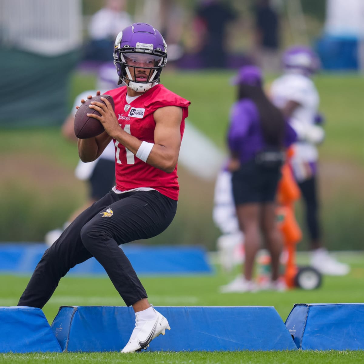 Vikings activate QB Kellen Mond from reserve/COVID-19 list -  5  Eyewitness News