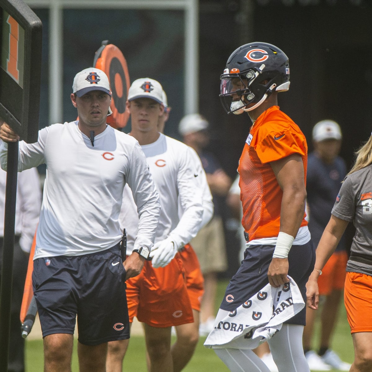 Justin Fields approaching first Chicago Bears, NFL start with same mindset:  Calm, cool. collected