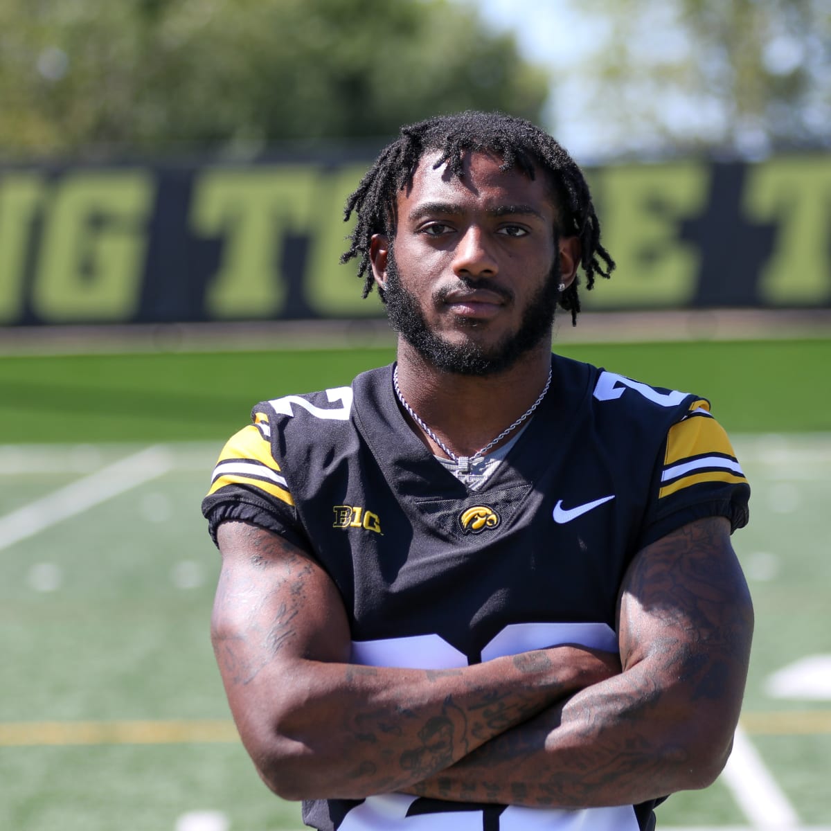 Terry Roberts Beats Odds, Brings Energy - Sports Illustrated Iowa Hawkeyes  News, Analysis and More