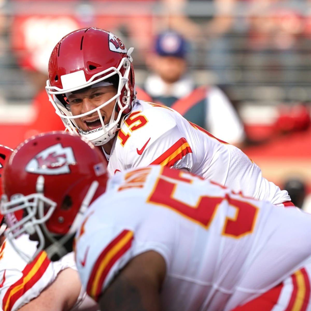 Chiefs OL coach Andy Heck provides update on OT Lucas Niang