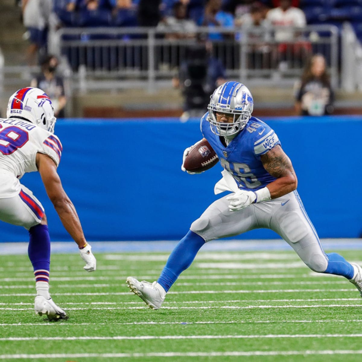 Detroit Lions running back Craig Reynolds (46) rushes against the  Washington Commanders during an NFL football game, Sunday, Sept. 18, 2022,  in Detroit. (AP Photo/Rick Osentoski Stock Photo - Alamy