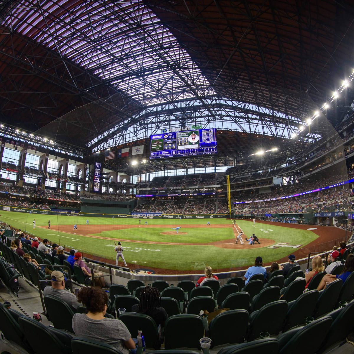 Rangers reliever Leclerc has elbow surgery, out 12-14 months