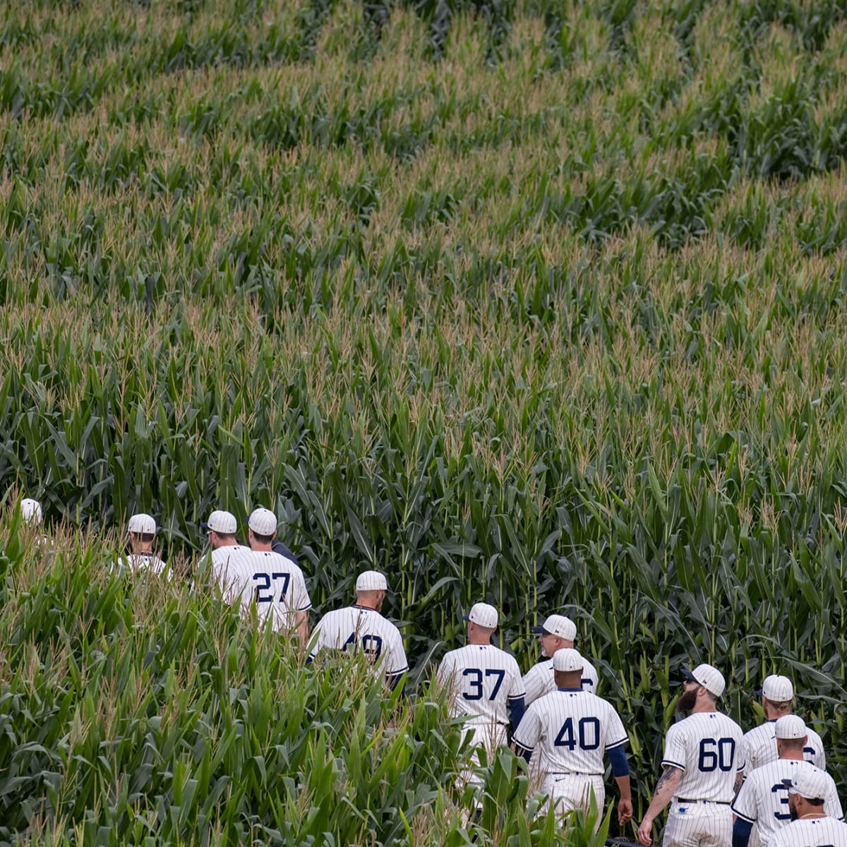 White Sox put Hollywood ending on Field of Dreams Game