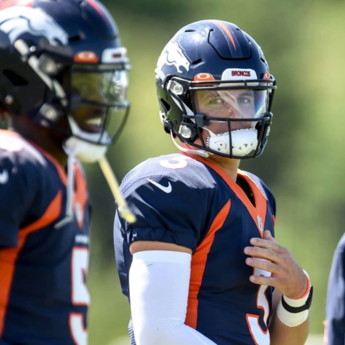 Drew Lock Changes Seahawks Jersey Number Out of 'Utmost Respect' for Russell  Wilson - Sports Illustrated Mile High Huddle: Denver Broncos News, Analysis  and More