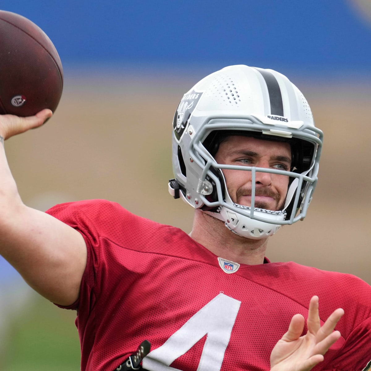 derek carr football helmet