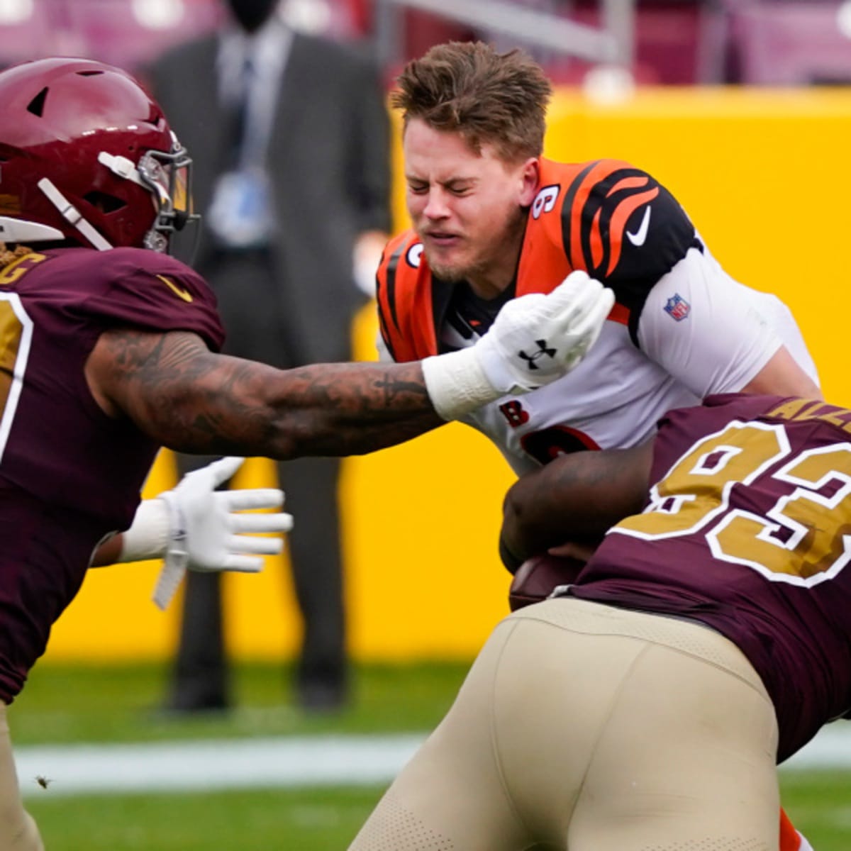 November 22, 2020: Cincinnati Bengals quarterback Joe Burrow (9) surveys  the field during the NFL Game between the Cincinnati Bengals and Washington  Football Team at FedEx Field in Landover, Maryland Photographer: Cory