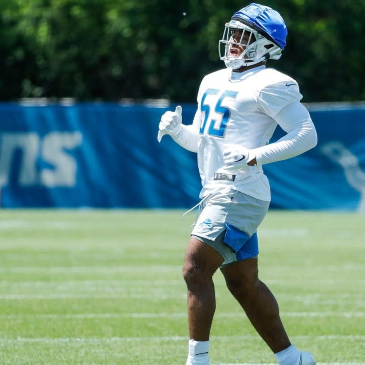 Detroit Lions rookie LB Derrick Barnes stands out in preseason loss to  Pittsburgh Steelers