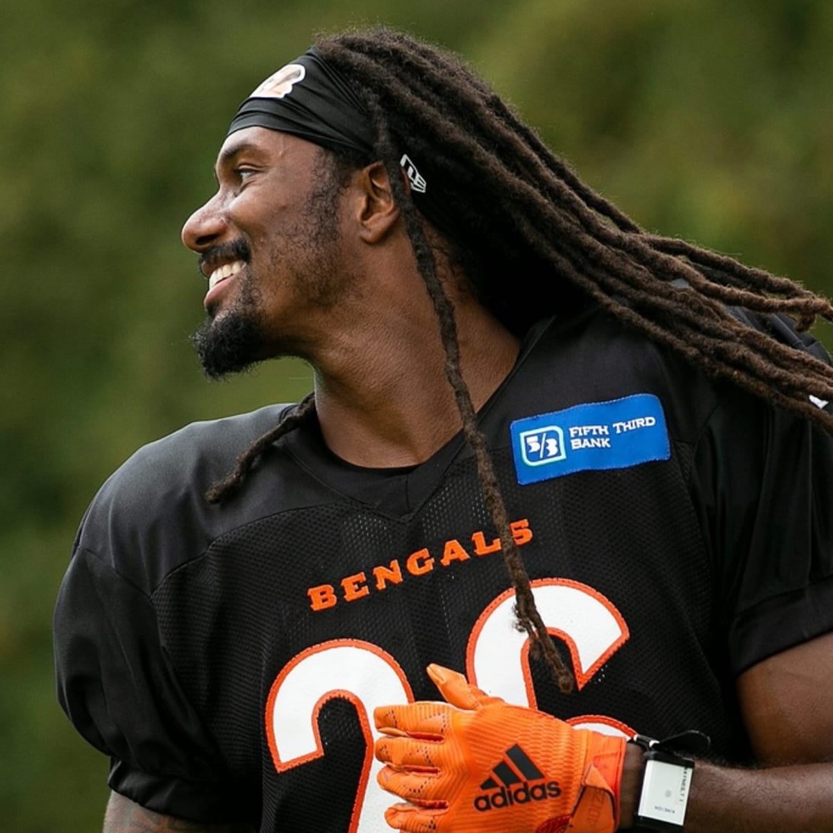 Bengals cut Trae Waynes