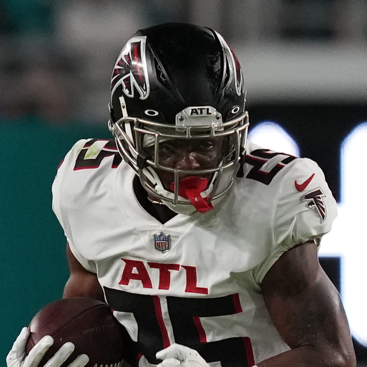 Atlanta Falcons Strangly Keep Six Running Backs on Roster