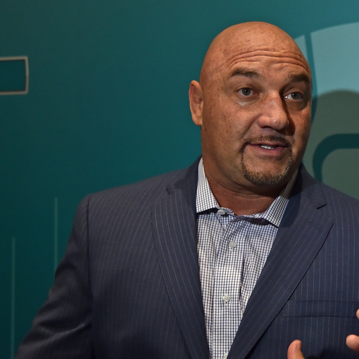 NFL World Is Praying For Jay Glazer On Sunday - The Spun: What's