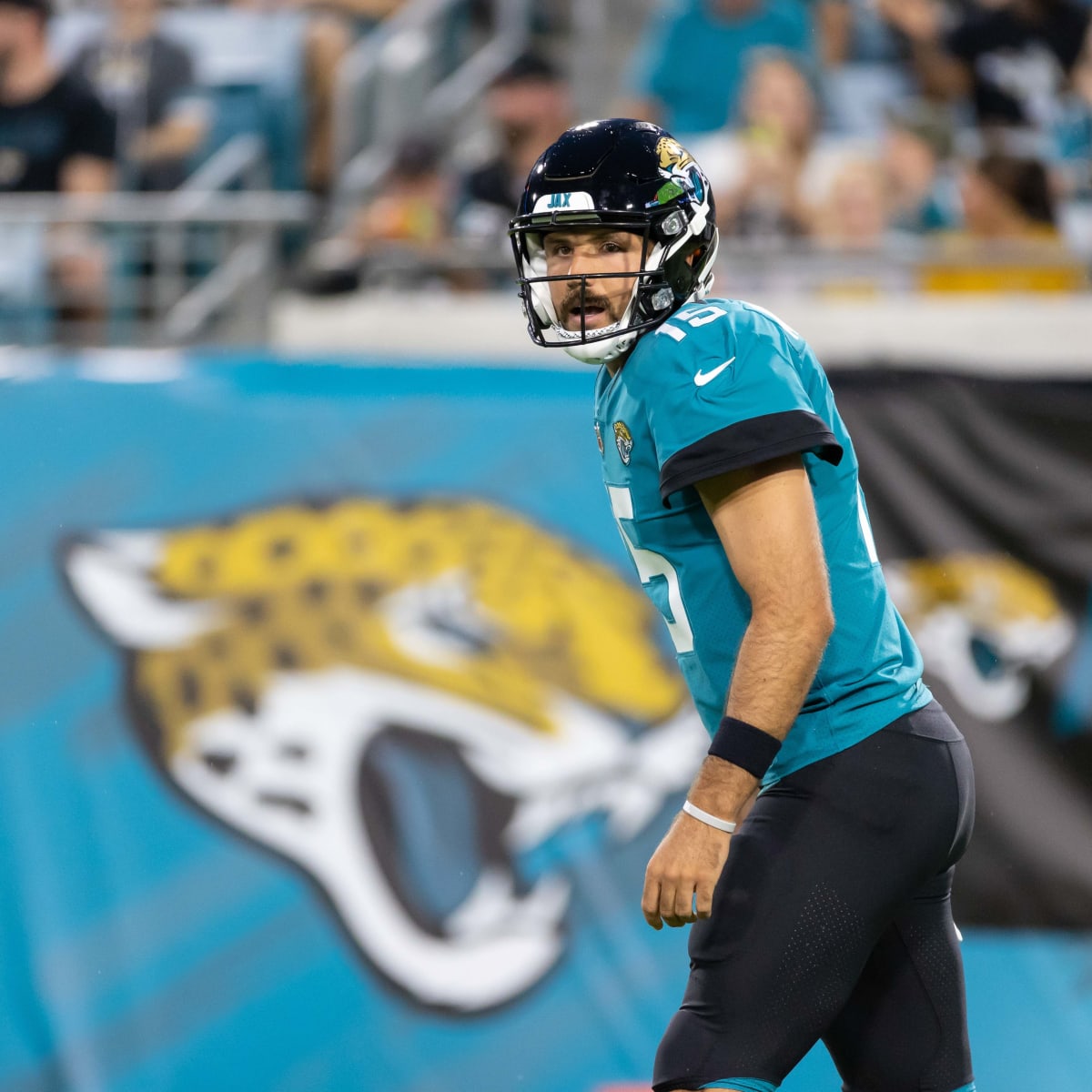 Eagles Nation on X: Gardner Minshew cut his jersey sleeves open today  before taking the field for the #Eagles.  / X