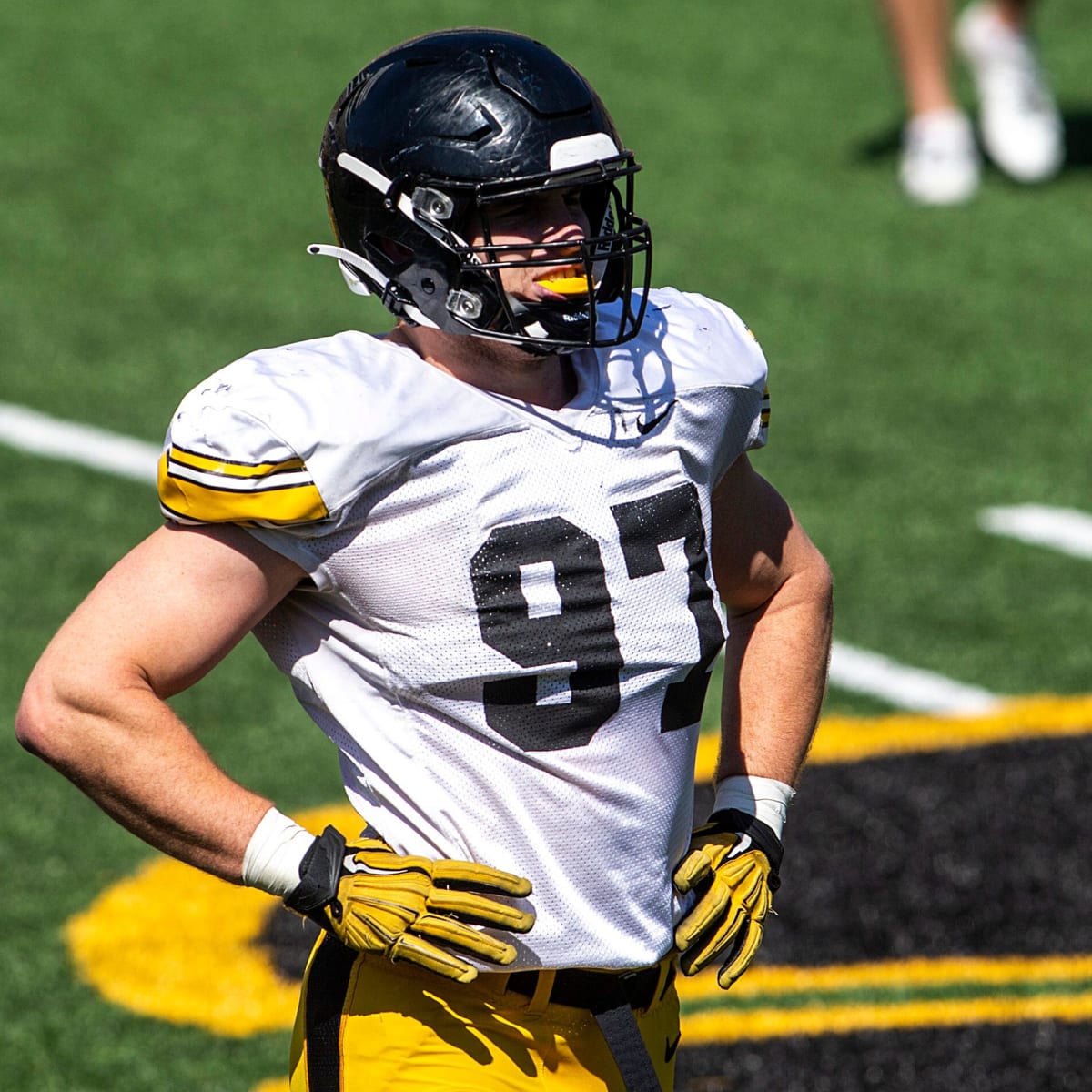 NFL Draft Profile: Zach VanValkenburg, Defensive End, Iowa Hawkeyes - Visit  NFL Draft on Sports Illustrated, the latest news coverage, with rankings  for NFL Draft prospects, College Football, Dynasty and Devy Fantasy