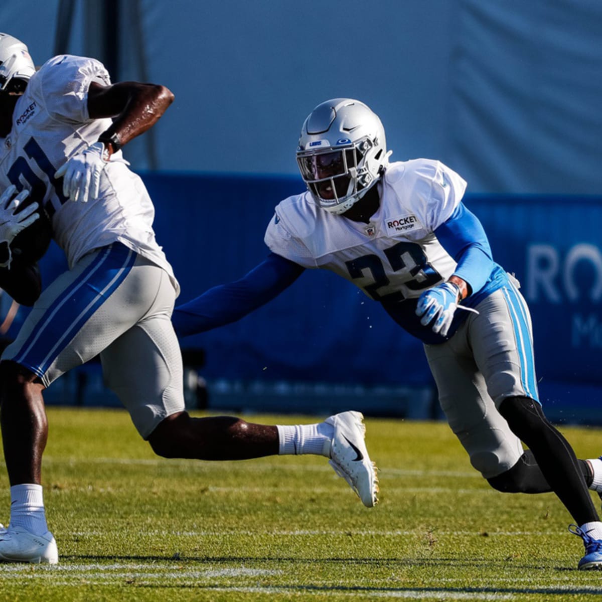 Lions News: Former Det CB Jeff Okudah Exits Training Camp Practice on Cart